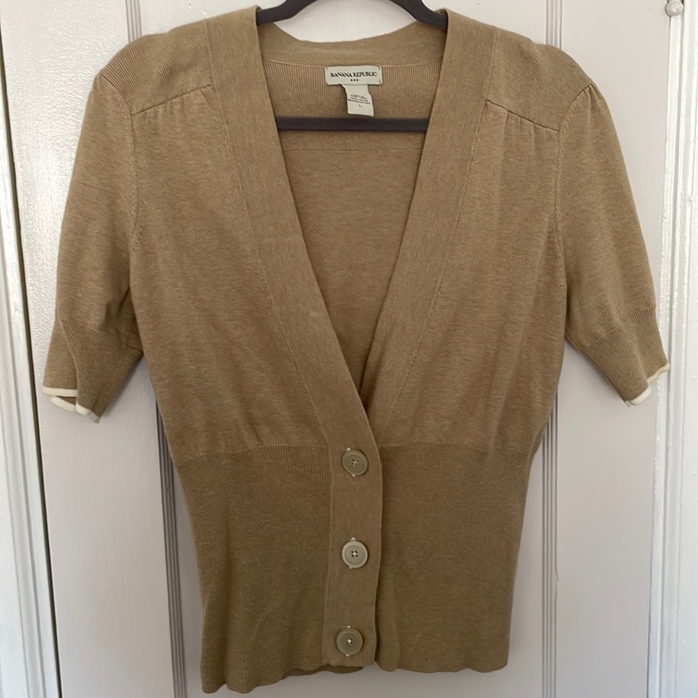 Camel colored short sleeve sweater. Like new
